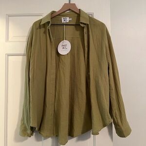 Princess Polly green button down